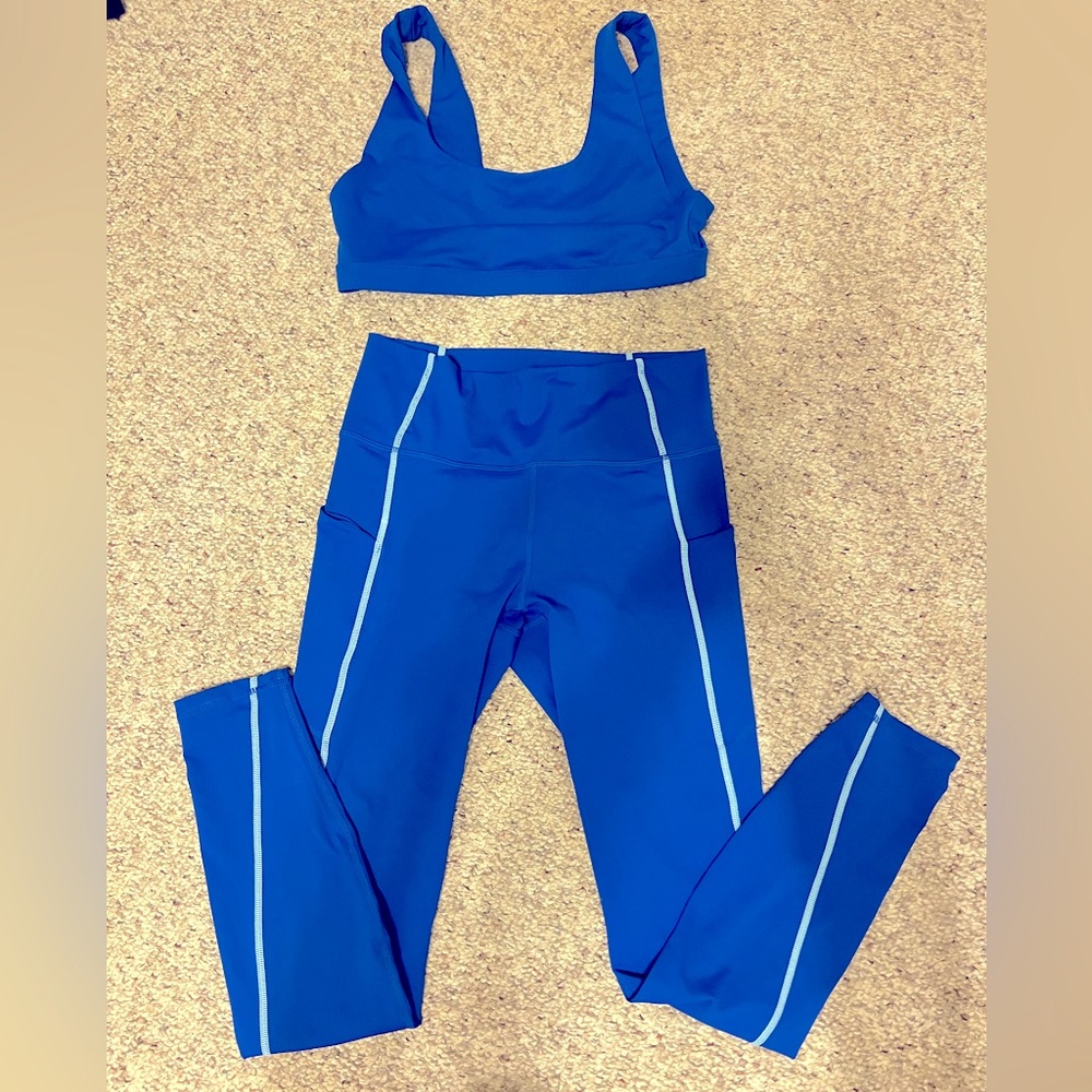 Fabletics, Brand new, Large slow rise sports bra, Medium high-waisted leggings,